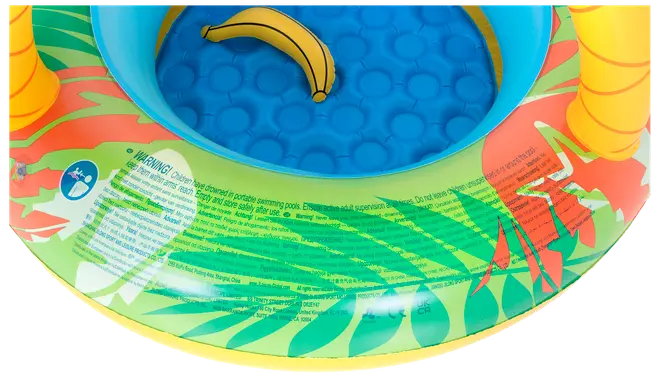 Oppustelig babypool med blå bund, farverigt tropisk mønster, to gule palmetræssøjler og bananformet legetøj. Sikkerhedsadvarsler trykt på kanten. Velegnet til små børn.