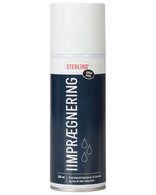 Sterling Imprægneringsspray, 200 ml spraydåse, til imprægnering af tekstiler og sko. Passer til alle materialer. Hvidt låg, mørkeblå label, uden PFAS, med dråbeikoner.