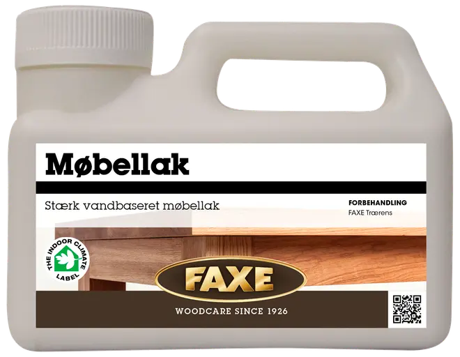 Plastdunk med FAXE møbellak, stærk vandbaseret lak til træpleje. Med bærehåndtag, skruelåg og etiket med produktinformation og indeklimamærke.