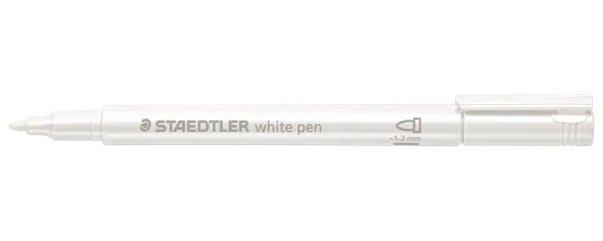 Hvid Staedtler-pen med 1,2 mm spids, gennemsigtigt låg og clips. Velegnet til at skrive eller tegne på mørke overflader. Slankt, let plastikdesign.