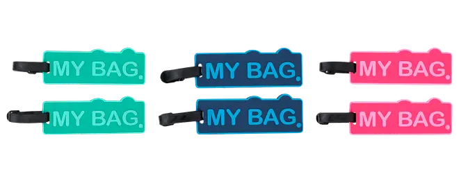 Sæt med seks rektangulære bagagemærker i grøn, blå og pink med teksten "MY BAG." og sort rem. Fremstillet i holdbar plast, nem identifikation.