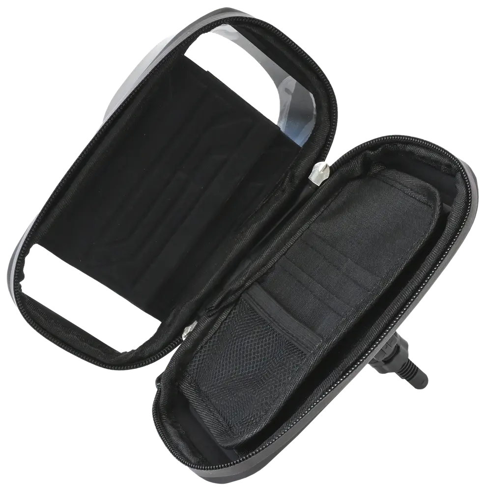 Sort rejsetaske med lynlås, indvendig netlomme, elastiske holdere til tilbehør og indbygget spejl. Kompakt design til organisering af småting som kosmetik eller plejeprodukter.