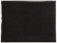 Rektangulært sort dørmåtte med vandret ribbet tekstur. Holdbart materiale, fanger snavs og fugt, og giver en skridsikker overflade til indgangspartier.