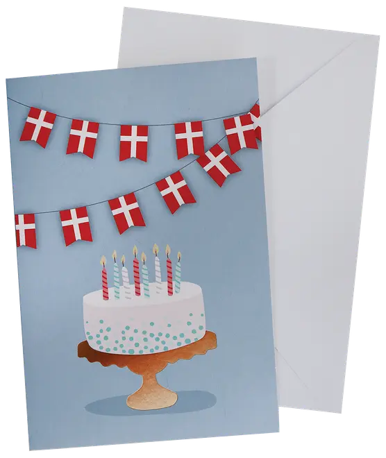 Fødselsdagskort med danske flag, hvid kage med blå prikker og syv stribede lys. Kortet har lyseblå baggrund og leveres med hvid kuvert.