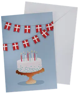 Fødselsdagskort med danske flag, hvid kage med blå prikker og syv stribede lys. Kortet har lyseblå baggrund og leveres med hvid kuvert.
