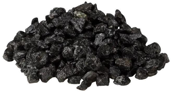 En bun grove, ujævne sorte saltkrystaller med let skinnende overflade, ofte brugt som bordsalt eller til madlavning.
