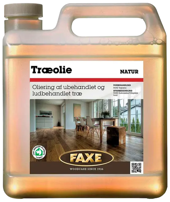 Faxe Træolie Natur, 2,5L plastdunk, til oliering af ubehandlet og ludbehandlet trægulv. Til indendørs brug, fremhæver træets struktur og giver beskyttelse samt naturlig finish.
