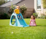 Lys blå plastik rutsjebane til børn med stige, egnet til småbørn. Kompakt, robust design, afrundede kanter for sikkerhed. Perfekt til haven og nem at samle.