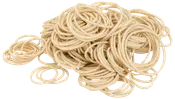 En hög med beigea gummiband, medeltjocka, runda, flexibla och töjbara. Passar för buntning, kontor eller hem. Säljs i storpack.