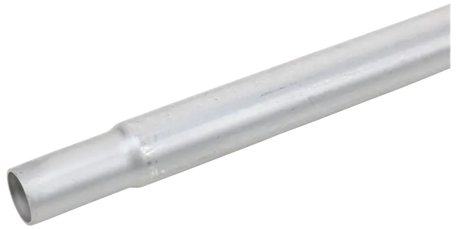 Sølvfarvet metalrør med glat, cylindrisk form og let tilspidset ende, beregnet til beskyttelse af elektriske ledninger i bolig- eller erhvervsbyggeri.