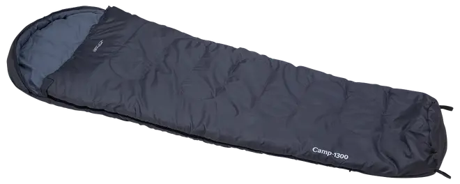 Rektangulær sovepose i mørkeblå med hætte, blødt indvendigt for og "Camp 1300"-logo. Velegnet til camping og udendørs brug, designet for varme og komfort.