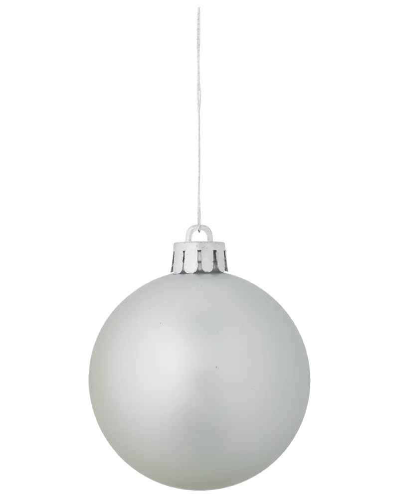Matt silver julgranskula med slät yta, metallock och hängande snöre. Enkel och elegant design, perfekt för juldekoration eller prydnadssamling.