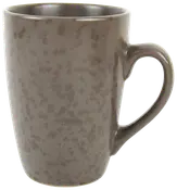 Høj keramikkop med stort håndtag, lysebrun farve og diskret plettet mønster. Glat finish, perfekt til varme drikke som kaffe eller te. Moderne, minimalistisk design.