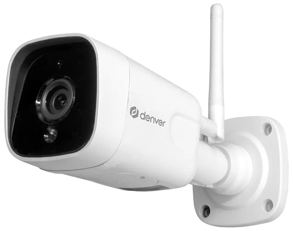 Hvid Denver udendørs sikkerhedskamera med vægbeslag, antenne til trådløs forbindelse og vejrbestandigt kabinet. Har en tydelig linse til videoovervågning og nattesyn.