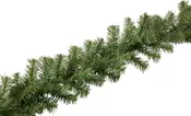 Kunstig granguirlande med tætte, grønne nåle og realistisk udseende. Perfekt til jule- eller sæsonpynt, velegnet til pejse, døråbninger eller gelændere. Uden lys eller pynt.