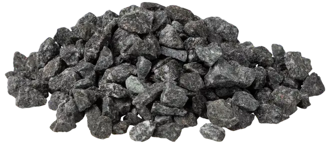 Bunke af mørkegrå knust granitsten, ujævne former, velegnet til haveanlæg, indkørsler eller byggeprojekter. Stenene varierer i størrelse og har en ru, naturlig overflade.