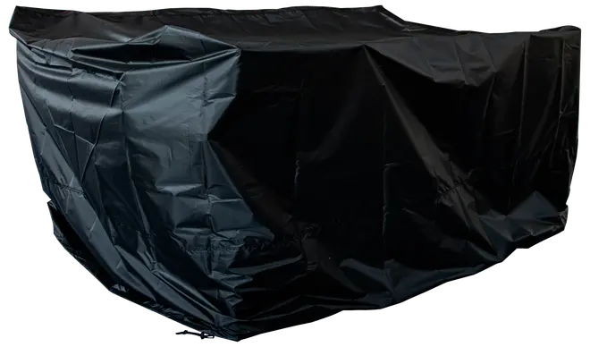 Stor sort vandtæt overtræk, rektangulær form, lavet af holdbart plastmateriale. Beskytter udendørsmøbler eller udstyr mod regn, støv og sol. Synlige folder i materialet.