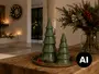 To glansfulde grønne keramiske juletræer på et dekorativt fad, pyntet med kogler og røde bær. - Billedet er skabt med AI