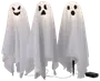 Set med tre upplysta Halloween-spökdekorationer med vita tygdraperier och svarta ansiktsdrag. Varje spöke har unikt ansikte, stöds av ställningar, passar för inomhus eller utomhus.