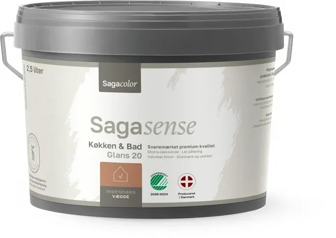 2,5 liters spand Sagacolor Sagasense køkken- og bademaling, halvmat finish, premium kvalitet, svanemærket, vaskbar, med metalhåndtag og gråt låg.