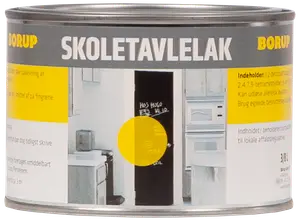 Borup skoletavlelak i metal dåse, mærket 'SKOLETAVLELAK.' Velegnet til at lave skrivetavleoverflader på vægge eller døre. Indeholder 0,375 liter. Til indendørs brug.