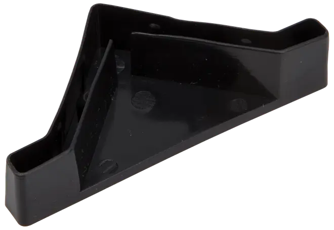 Svart plast triangulärt hörnbeslag med tre skruvhål, avsett för att förstärka eller sammanfoga möbelhörn. Hållbar konstruktion för hyllor, skåp eller träprojekt.