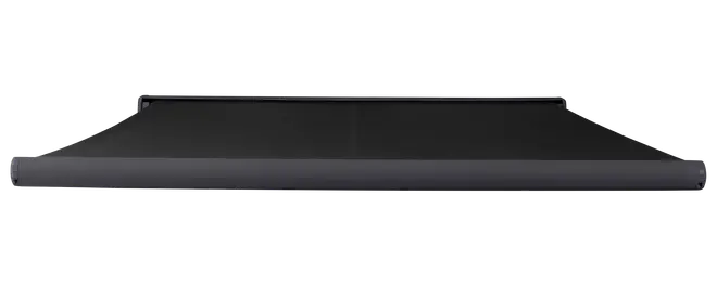 Sort udtrækkelig markise med bred, rektangulær dug og aluminiumsramme, designet til skygge over terrasse eller butik.