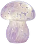 Svampeformet glaslampe med blank, gennemsigtig overflade. Har et blødt lilla og hvidt plettet mønster, hvilket giver et eventyrligt og moderne dekorativt lys til ethvert rum.