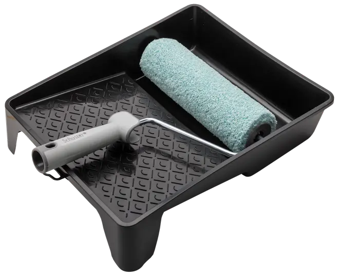 Malerrullesæt med sort plastbakke og lyseblå rulle. Rullen har ergonomisk gråt håndtag, ideel til jævn maling på vægge og lofter.