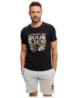 Herrarnas avslappnade outfit med svart T-shirt med “Kingshill Polo Club”-tryck och ljusgrå shorts med logomärke, båda i mjukt, bekvämt tyg för fritidsbruk.