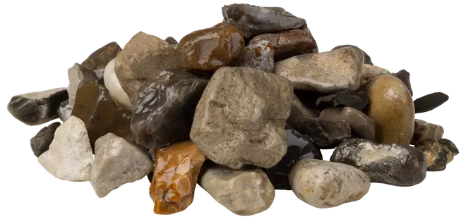 En bunke blandede naturlige flintesten i forskellige former, størrelser og farver, herunder grå, brun, hvid og beige. Velegnet til hobby, dekoration eller værktøjsfremstilling.