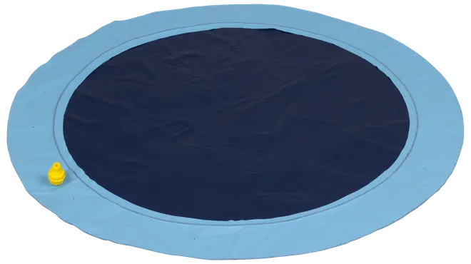 Rund blå trampolinbeskyttelsesmåtte med mørk springmåtte i midten og en lille gul luftpumpe på kanten. Velegnet til udendørs brug og børnesikkerhed.