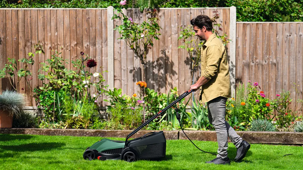 Elektrisk gräsklippare EasyRotak 32-220