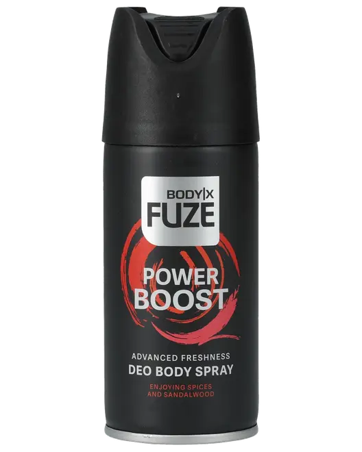 Sort, cylindrisk deodorant spraydåse med sikker hætte, mærket 'BODYIX FUZE POWER BOOST'. Giver avanceret friskhed, krydret sandeltræduft, 150 ml.