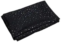 Svart tygstycke med små vita stjärnor utspridda över ytan. Mjukt material, lämpligt för sängkläder eller pyssel. Prydligt vikt.