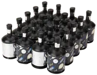 Set med 24 svarta party poppers i plast med nyårstema, dekorerade med klockor, ballonger och konfetti. Varje popper har ett snöre för enkel aktivering.