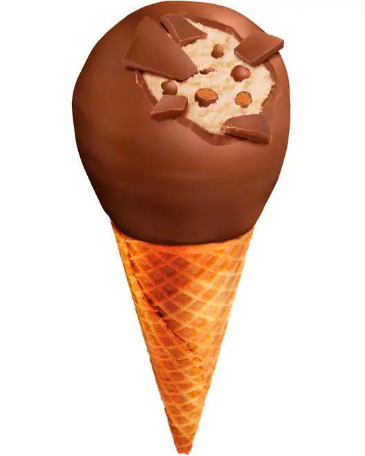 Isvaffel med sprød vaffelbund, chokoladeovertrukket top og midte af cookie dough med chokoladestykker og chokoladebidder ovenpå.