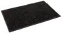 Rektangulær sort dørmåtte med grov, tekstureret overflade. Holdbart materiale til at fjerne snavs fra sko. Velegnet til indgange, nem at rengøre, skridsikker bagside.