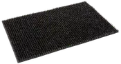 Rektangulær sort dørmåtte med grov, tekstureret overflade. Holdbart materiale til at fjerne snavs fra sko. Velegnet til indgange, nem at rengøre, skridsikker bagside.
