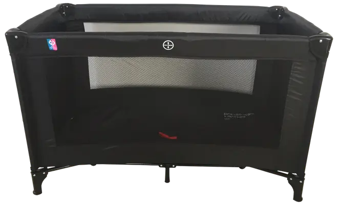 Svart portabel lekhage med nätpaneler för ventilation och insyn, stabil ram och NBA-logga i hörnet. Passar spädbarn och småbarn, perfekt för resa eller hemmet.