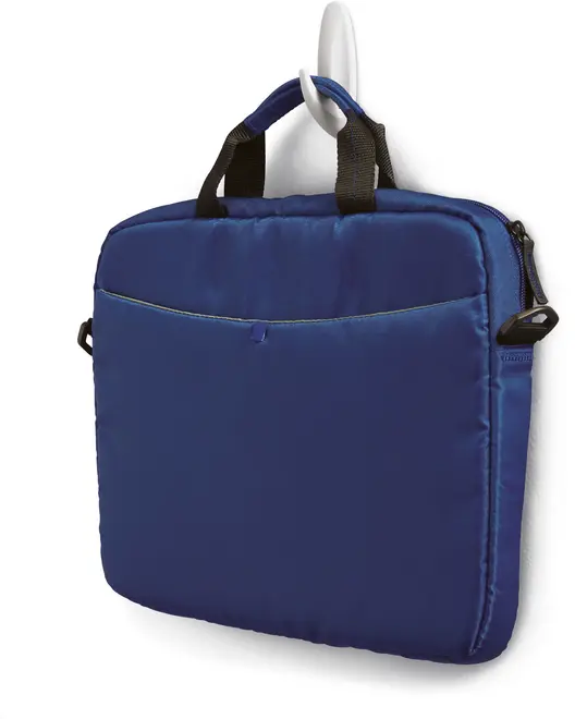 Blå vadderad laptopväska med svarta handtag, framficka och dragkedja. Sidoringar för axelrem. Lätt och kompakt design för att skydda och bära laptop.