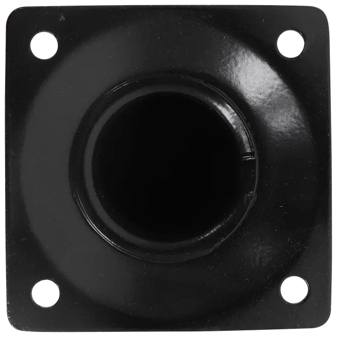 Sort metalplade med firkantet form, centralt rundt hul og fire skruehuller i hjørnerne, beregnet til montering af bord- eller møbelben på flade overflader.
