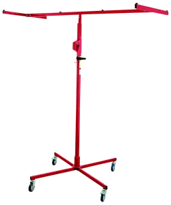 Rødt gipspladeløft med justerbare arme, central lodret støtte og fire hjul for nem mobilitet. Bruges til montering af gipsplader på vægge eller lofter.