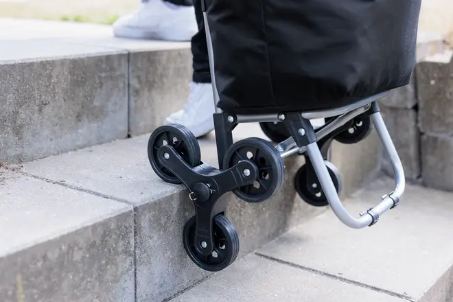 Shoppingväska 6 hjul svart 