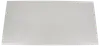 Hvidt, rektangulært ark papir med glat overflade, standard størrelse, egnet til print, skrivning eller tegning. Ingen synlige mærker eller design. Rent og uden folder.