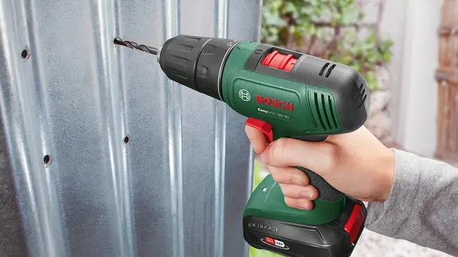 Bosch EasyDrill 18V borrmaskin/skruvdragare + SystemBox inkl. batteri