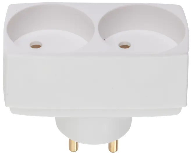 Hvid dobbelt stikkontaktadapter med to runde udtag og guldbelagte ben, designet til europæiske stik. Kompakt, rektangulær form til at udvide én stikkontakt til to.