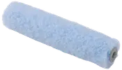 Lyseblåt malerrullebetræk med blød, fnugget overflade og plastkerne. Cylindrisk form, velegnet til jævn maling af vægge og lofter. Passer til standard rullestativer.