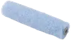 Lyseblåt malerrullebetræk med blød, fnugget overflade og åbne ender til montering på rulleskaft. Velegnet til glatte til let ru overflader.