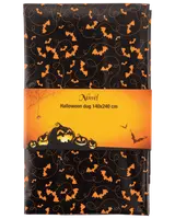 Halloweenduk, 140x240 cm, svart med orange fladdermus- och virvelmönster. Tillverkad av plast, återanvändbar och lätt att rengöra. Perfekt för Halloweenfester.